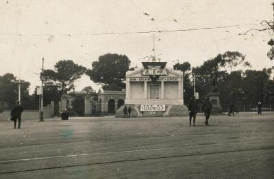cnr King William St and North Tce, Adelaide, c. 1915